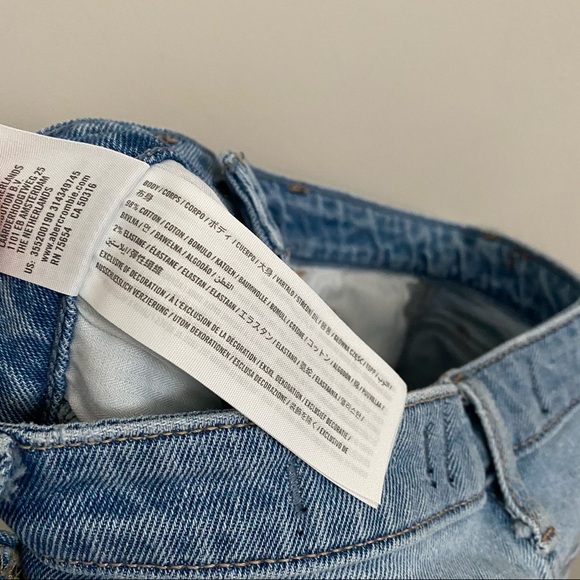 Hollister Distressed Ultra High Rise Mom Jeans - Picture 5 of 6